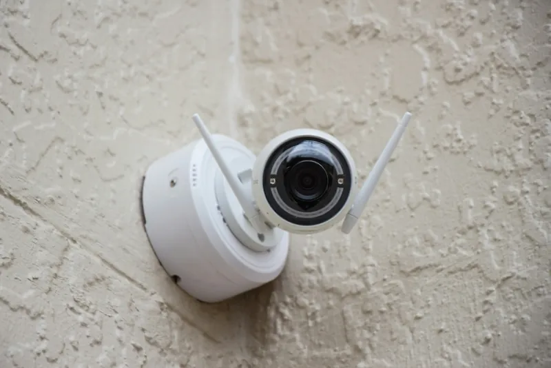 Installation de vidéosurveillance à Grenoble — caméra extérieure